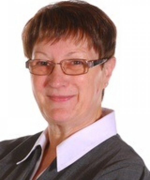 Mrs Margaret Cahoon