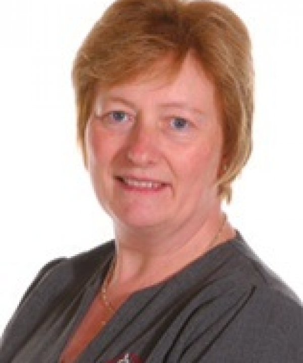 Mrs Yvonne Davidson